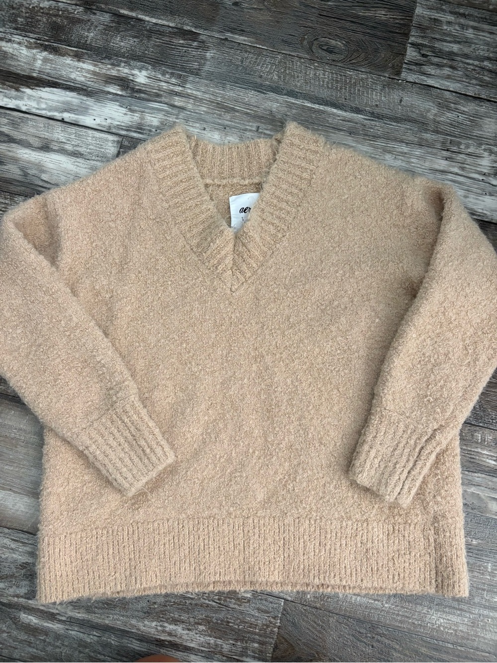 Aerie Cozy V-Neck Women’s Teddybear Sweater in Soft Beige Women’s Medium